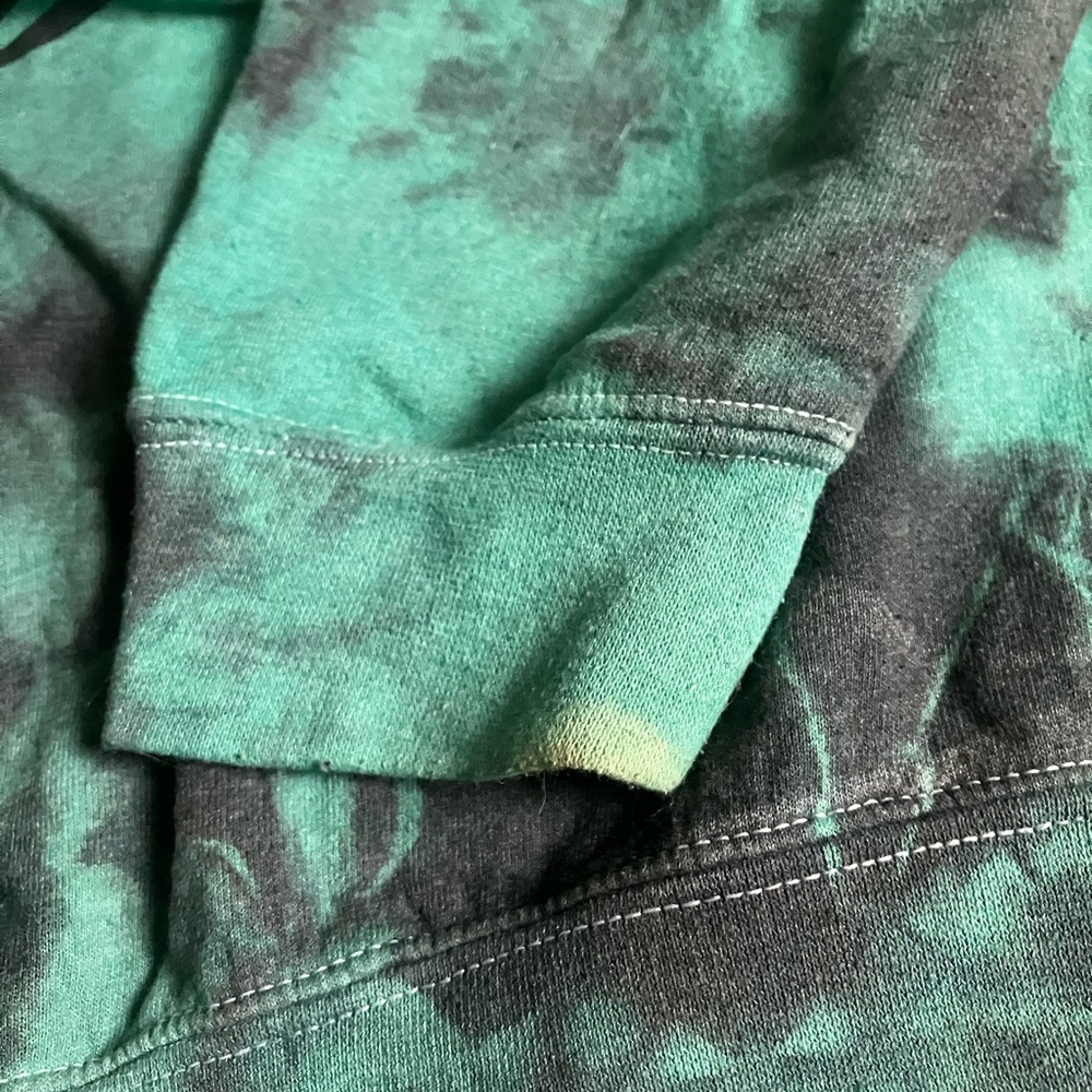 DreamWorks How To Train Your Dragon green tie dye Toothless graphic sweatshirt - Picture 3 of 3
